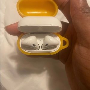 apple AirPods (1st generation